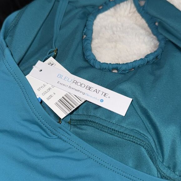 NWT 188.00 BLEU ROD Top + BOTTOM
Pulling Strings Shirred Halterikini Size 4 - Picture 9 of 9